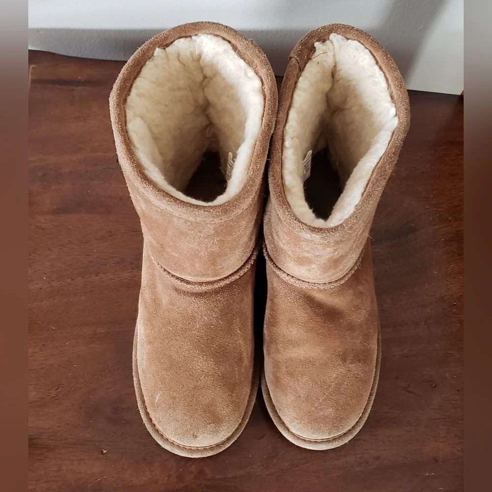 BearPaw Evangeline Youth Brown Suede Boot Size 3